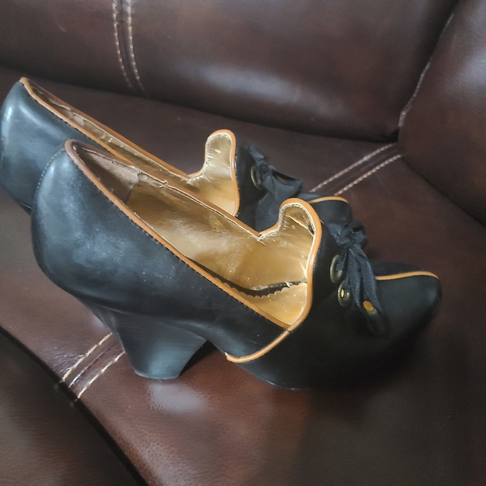 Seychelles leather shoes..special edition..Wayne, P.A - Picture 2 of 5